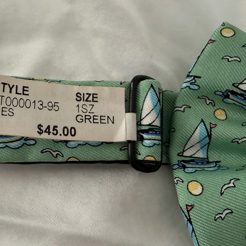 NWT Vineyard Vines Boys Bow Tie - Sea Green Sailboats
